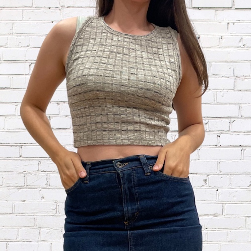 Wilfred Free Aritzia Knit High Neck Crop Tank
Size M